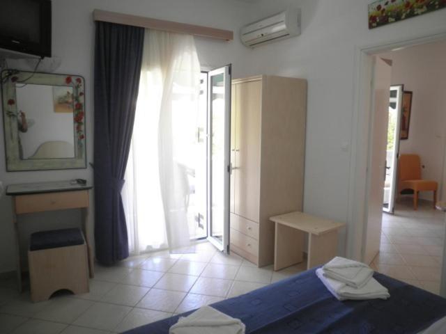 Manto Studios Palaiochora Room photo